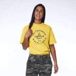 vestir Leatherman camiseta de manga corta con insignia Heritage amarillo T44R293 - Leatherman Super Tool 300 - Image 2
